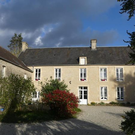 Domaine De La Cour Vautier Acomodação com café da manhã Mandeville-en-Bessin Exterior foto