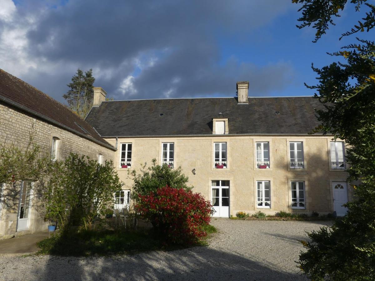 Domaine De La Cour Vautier Acomodação com café da manhã Mandeville-en-Bessin Exterior foto