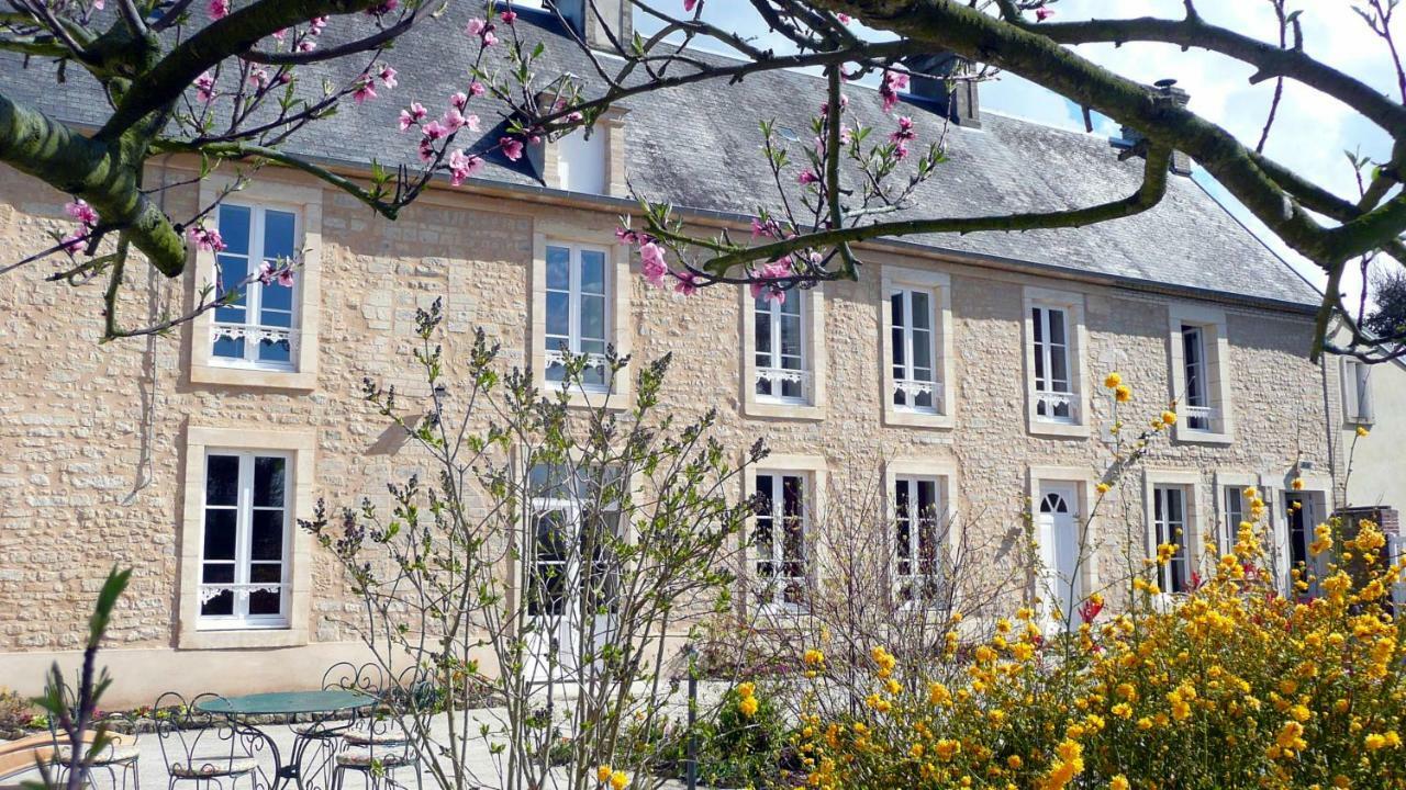 Domaine De La Cour Vautier Acomodação com café da manhã Mandeville-en-Bessin Exterior foto